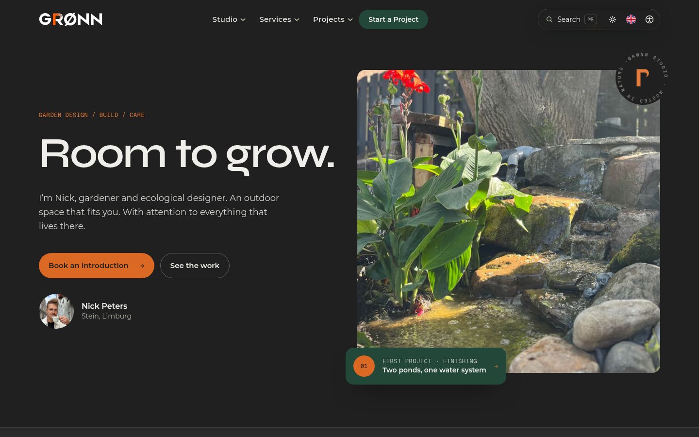 The same GRØNN home page in the dark theme, with the logo's orange P.